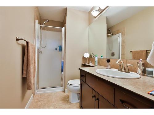 3-189 Silkstone Road West, Lethbridge, AB - Indoor Photo Showing Bathroom