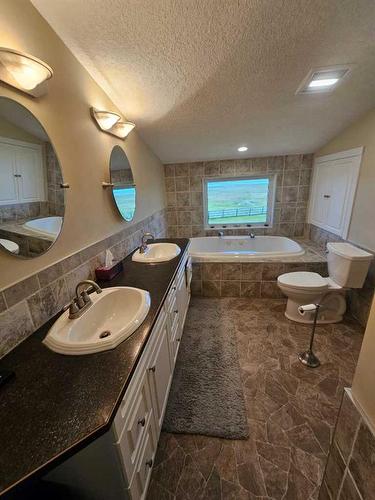 61034 Twp Rd 18-5, Rural Warner No. 5, County Of, AB - Indoor Photo Showing Bathroom