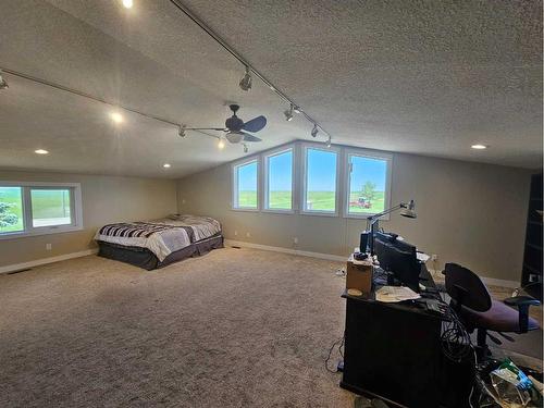 61034 Twp Rd 18-5, Rural Warner No. 5, County Of, AB - Indoor Photo Showing Bedroom