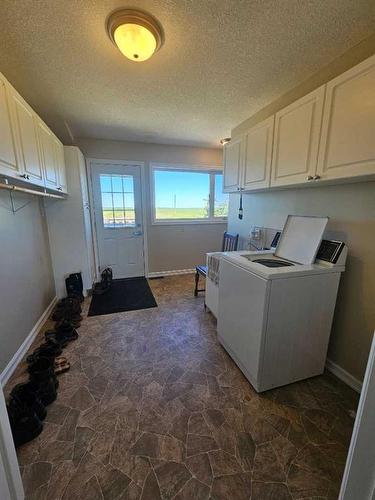 61034 Twp Rd 18-5, Rural Warner No. 5, County Of, AB - Indoor Photo Showing Laundry Room