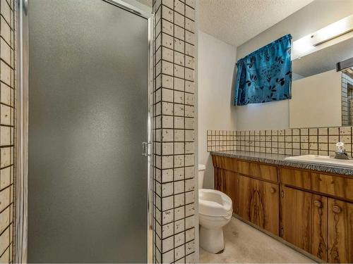 4604 53 Ave., Taber, AB - Indoor Photo Showing Bathroom