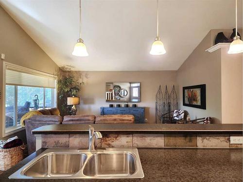 228 Southgate Boulevard South, Lethbridge, AB - Indoor Photo Showing Kitchen With Double Sink