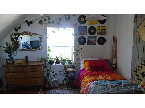 71040 Rge Rd 255, Fort Macleod, AB - Indoor Photo Showing Bedroom