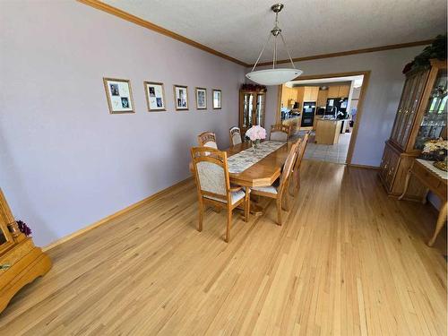 94065 Rr 211, Rural Lethbridge County, AB - Indoor Photo Showing Dining Room