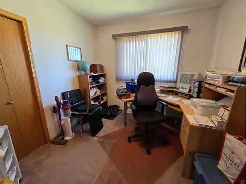 94065 Rr 211, Rural Lethbridge County, AB - Indoor Photo Showing Office