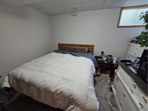 94065 Rr 211, Rural Lethbridge County, AB - Indoor Photo Showing Bedroom