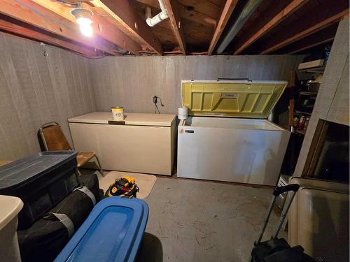 94065 Rr 211, Rural Lethbridge County, AB - Indoor Photo Showing Laundry Room