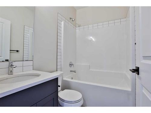 324 Aquitania Boulevard West, Lethbridge, AB - Indoor Photo Showing Bathroom