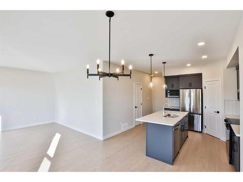 324 Aquitania Boulevard West, Lethbridge, AB - Indoor Photo Showing Kitchen With Upgraded Kitchen