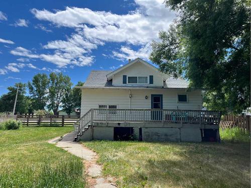 69E 1 Avenue South, Magrath, AB - Outdoor With Deck Patio Veranda