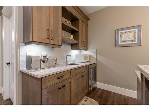 203032 Twp Rd 9-4, Rural Lethbridge County, AB - Indoor Photo Showing Kitchen