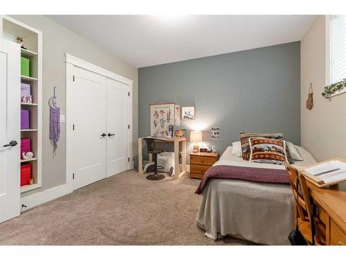 203032 Twp Rd 9-4, Rural Lethbridge County, AB - Indoor Photo Showing Bedroom