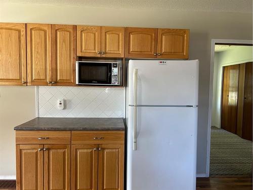 249 E 1 Avenue South, Magrath, AB - Indoor Photo Showing Kitchen