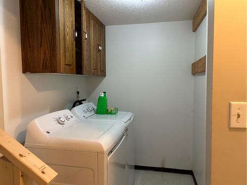 249 E 1 Avenue South, Magrath, AB - Indoor Photo Showing Laundry Room