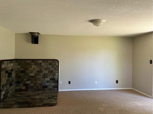 249 E 1 Avenue South, Magrath, AB - Indoor Photo Showing Other Room