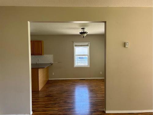 249 E 1 Avenue South, Magrath, AB - Indoor Photo Showing Other Room