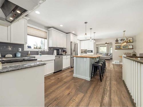 84013 Range Road 212, Rural Lethbridge County, AB - Indoor Photo Showing Kitchen With Upgraded Kitchen