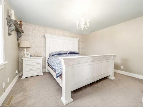 84013 Range Road 212, Rural Lethbridge County, AB - Indoor Photo Showing Bedroom