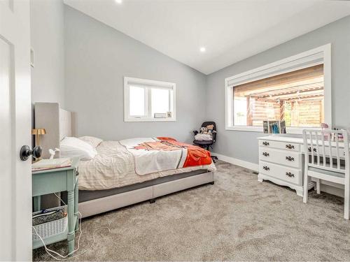 84013 Range Road 212, Rural Lethbridge County, AB - Indoor Photo Showing Bedroom