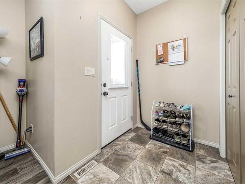 1016 Livingston Way, Pincher Creek, AB - Indoor Photo Showing Other Room