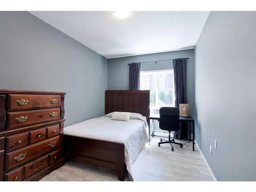 301-777 3 Avenue Sw, Calgary, AB - Indoor Photo Showing Bedroom