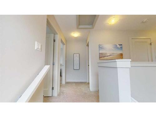 332 Crocus Terrace West, Lethbridge, AB - Indoor Photo Showing Other Room