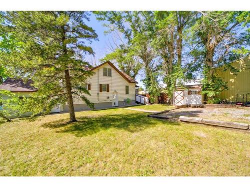 121 Centre Avenue, Milk River, AB - Outdoor