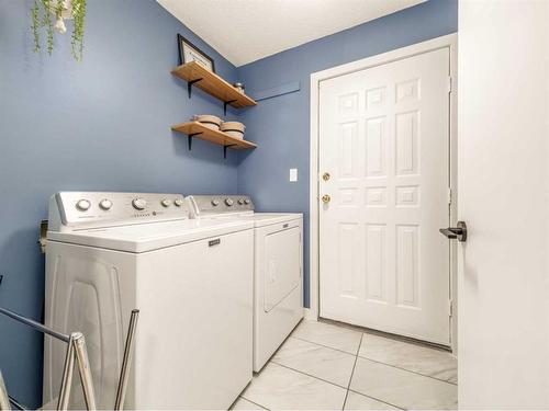 51 Rutgers Road West, Lethbridge, AB - Indoor Photo Showing Laundry Room