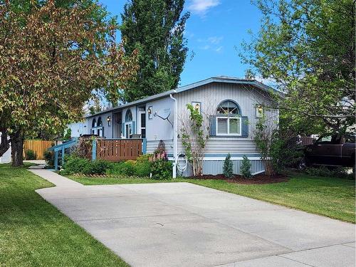 4 Westover Crescent West, Claresholm, AB - Outdoor With Facade
