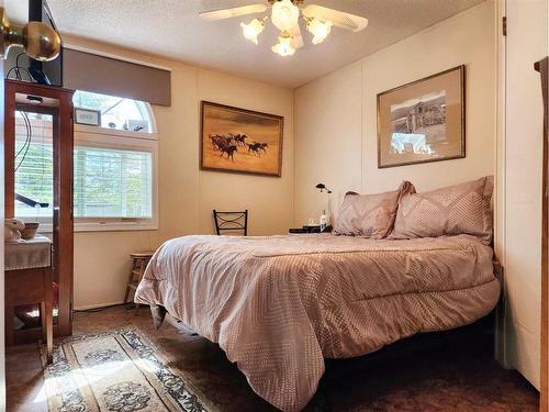 4 Westover Crescent West, Claresholm, AB - Indoor Photo Showing Bedroom