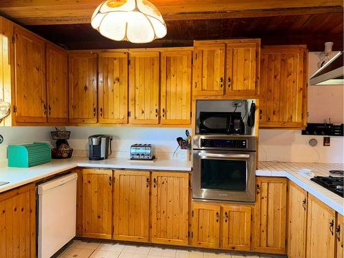 3002 Twp Road 7-2A, Rural Pincher Creek No. 9, M.D. Of, AB - Indoor Photo Showing Kitchen