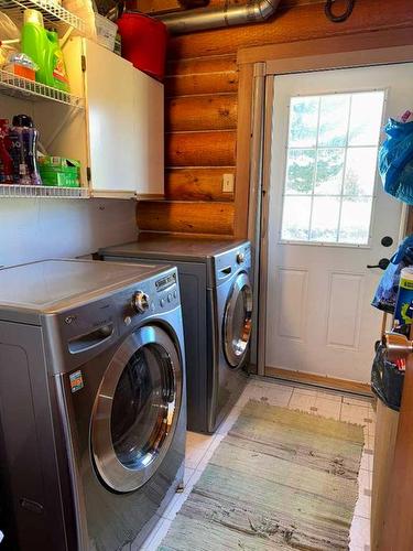 3002 Twp Road 7-2A, Rural Pincher Creek No. 9, M.D. Of, AB - Indoor Photo Showing Laundry Room