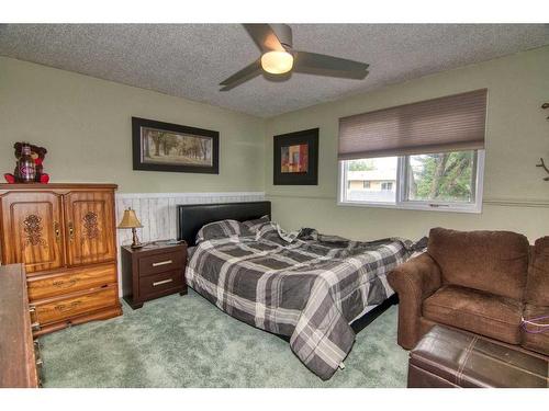 192 Princeton Crescent West, Lethbridge, AB - Indoor Photo Showing Bedroom