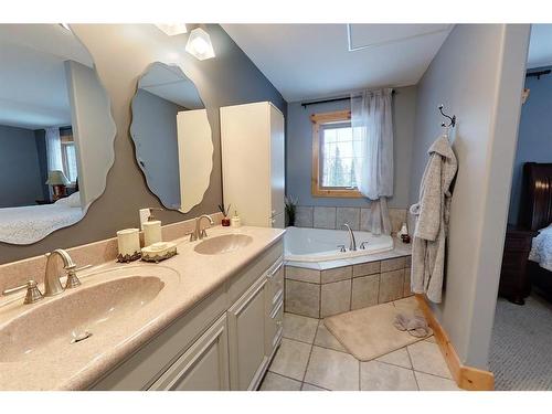 383066 And 383054 Range Road 7-3, Rural Clearwater County, AB - Indoor Photo Showing Bathroom