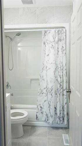 383066 And 383054 Range Road 7-3, Rural Clearwater County, AB - Indoor Photo Showing Bathroom