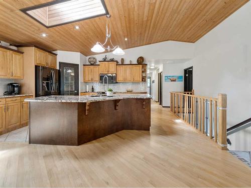 17 Huckleberry Crescent, Rural Taber, M.D. Of, AB - Indoor Photo Showing Kitchen