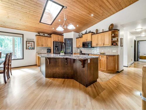 17 Huckleberry Crescent, Rural Taber, M.D. Of, AB - Indoor Photo Showing Kitchen