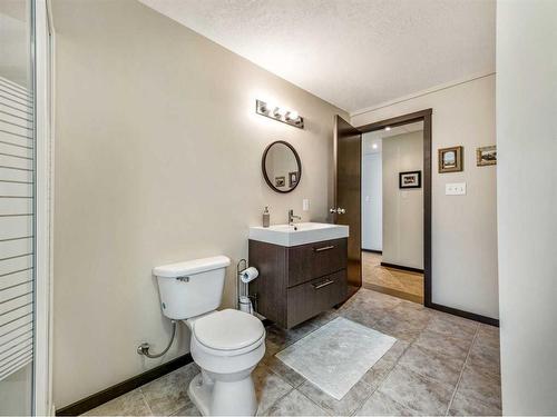 17 Huckleberry Crescent, Rural Taber, M.D. Of, AB - Indoor Photo Showing Bathroom