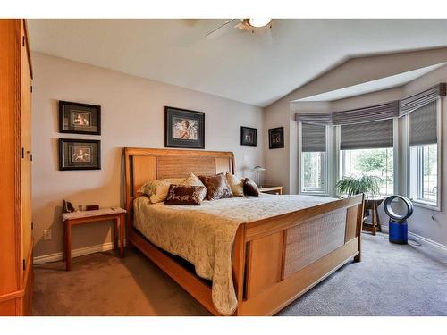 6 Fairmont Park South, Lethbridge, AB - Indoor Photo Showing Bedroom