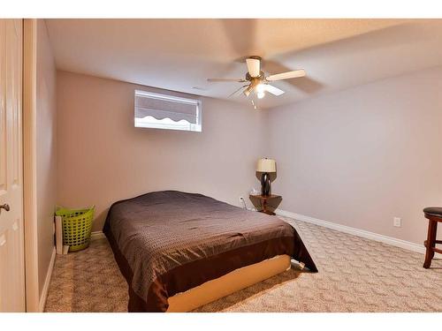 6 Fairmont Park South, Lethbridge, AB - Indoor Photo Showing Bedroom