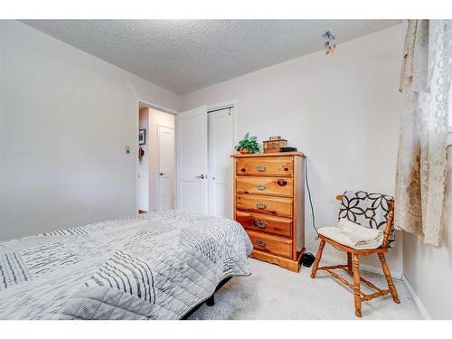 892 East Avenue, Pincher Creek, AB - Indoor Photo Showing Bedroom