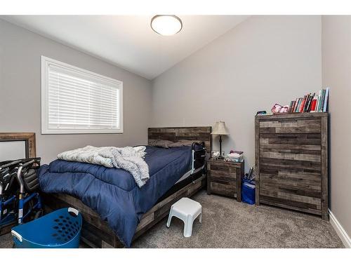 592 Sixmile Crescent South, Lethbridge, AB - Indoor Photo Showing Bedroom