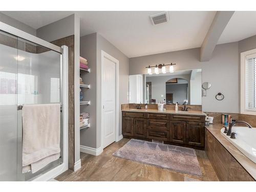 592 Sixmile Crescent South, Lethbridge, AB - Indoor Photo Showing Bathroom