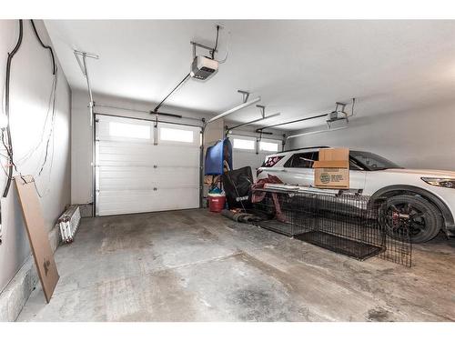 592 Sixmile Crescent South, Lethbridge, AB - Indoor Photo Showing Garage