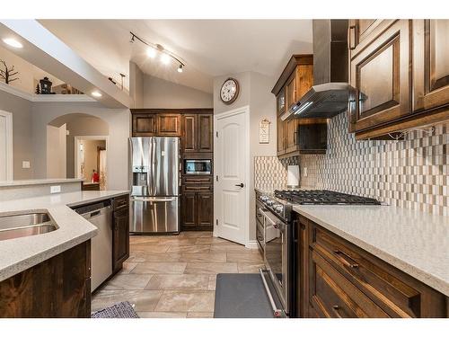 592 Sixmile Crescent South, Lethbridge, AB - Indoor Photo Showing Kitchen With Double Sink