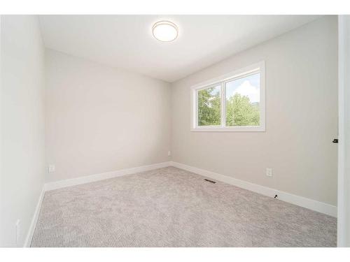 8601 24 Avenue, Coleman, AB - Indoor Photo Showing Other Room