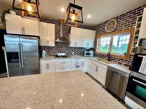 #4, 101022 Rge. Rd. 22-4, Rural Lethbridge County, AB - Indoor Photo Showing Kitchen