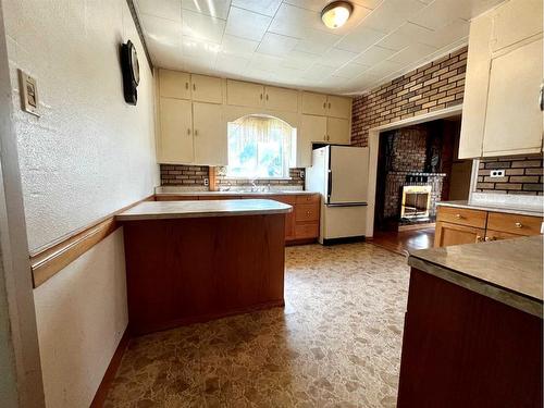 8202 15Th Avenue, Coleman, AB - Indoor Photo Showing Kitchen