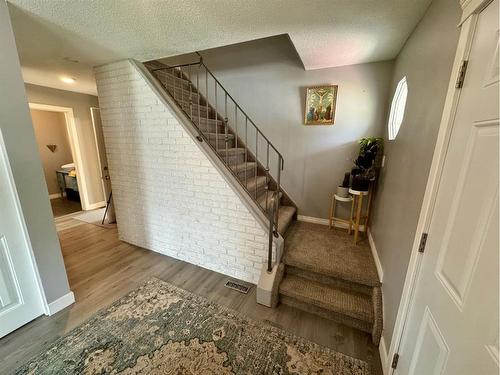 6 Larkspur Road North, Lethbridge, AB - Indoor Photo Showing Other Room