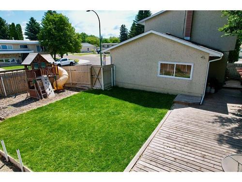 6 Larkspur Road North, Lethbridge, AB - Outdoor With Exterior